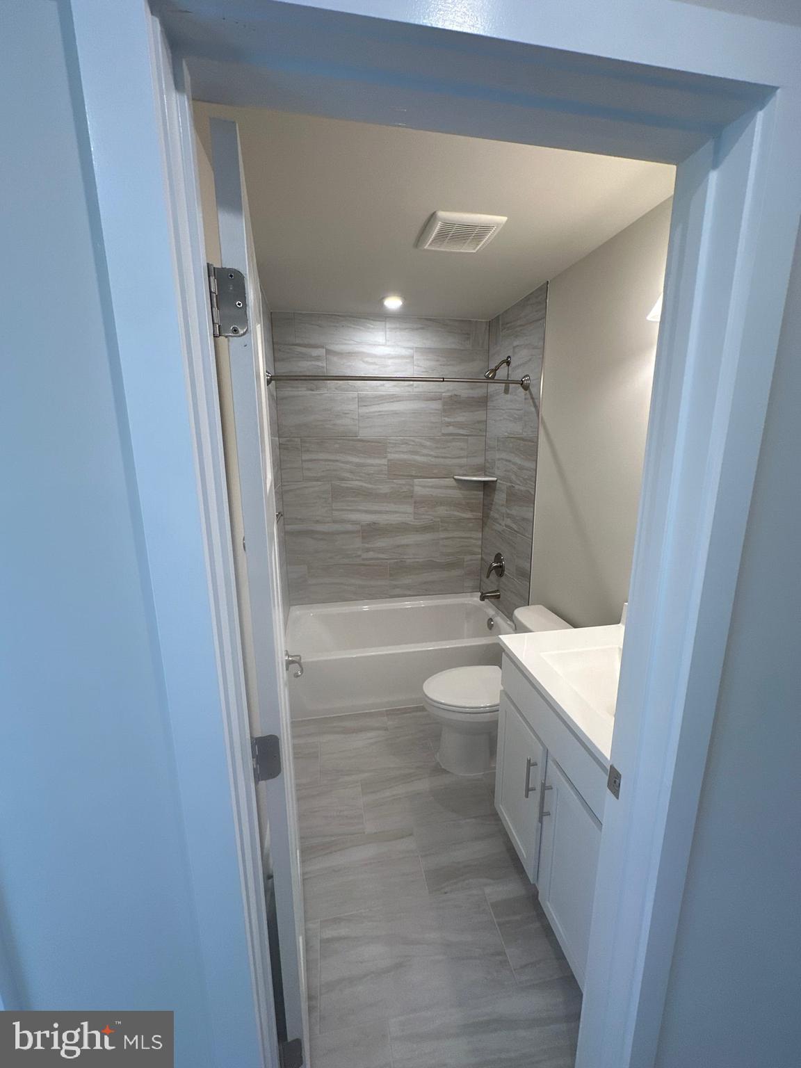 SOUTH BROOK - Residential Lease