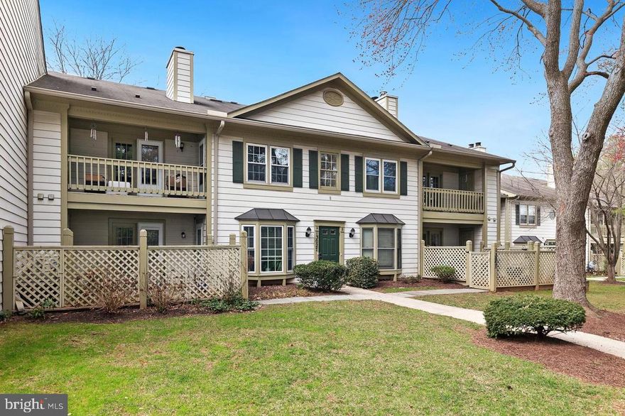 Stylish 1-bedroom loft condo offering the perfect blend of modern design and open-concept living. The spacious main level features soaring ceilings, expansive windows, and abundant natural light. The versatile loft area overlooks the living space and is ideal for a home office, guest space, or additional lounge area. The primary bedroom offers comfort and privacy, while the open kitchen flows seamlessly into the living and dining areas—perfect for entertaining. A rare opportunity to rent a unique loft-style home with character and flexibility.