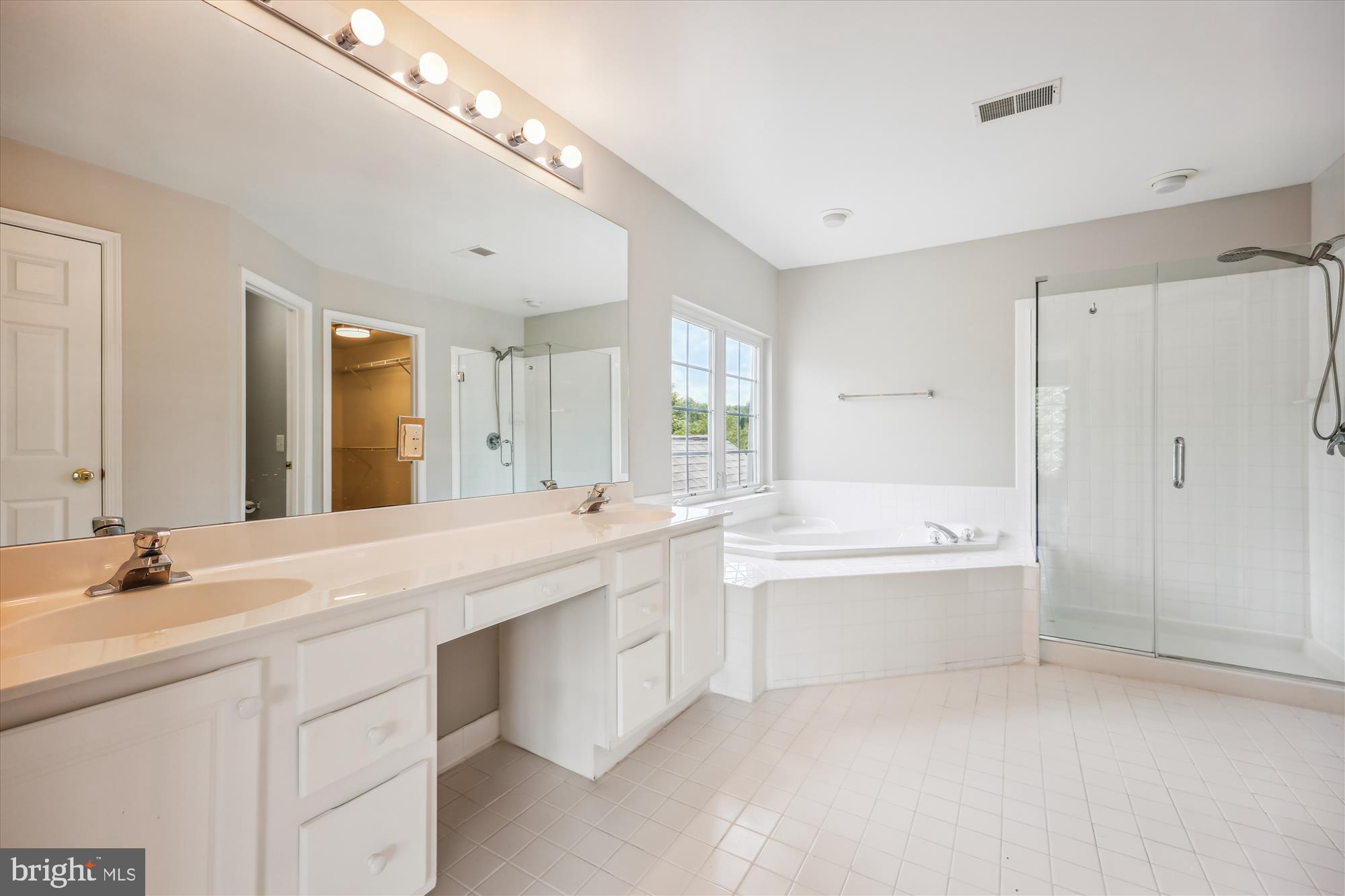 BROOKEFIELD - Residential