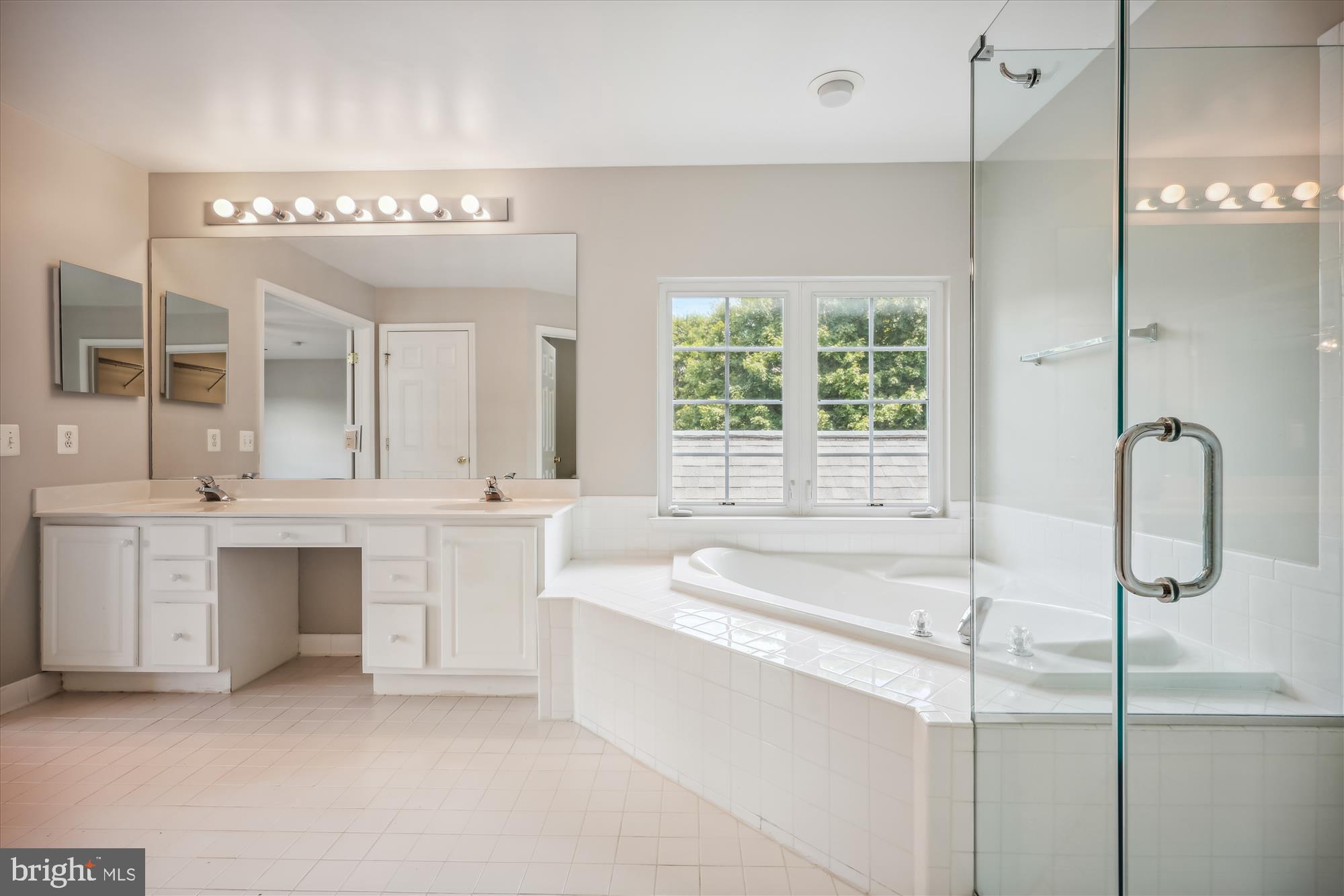 BROOKEFIELD - Residential