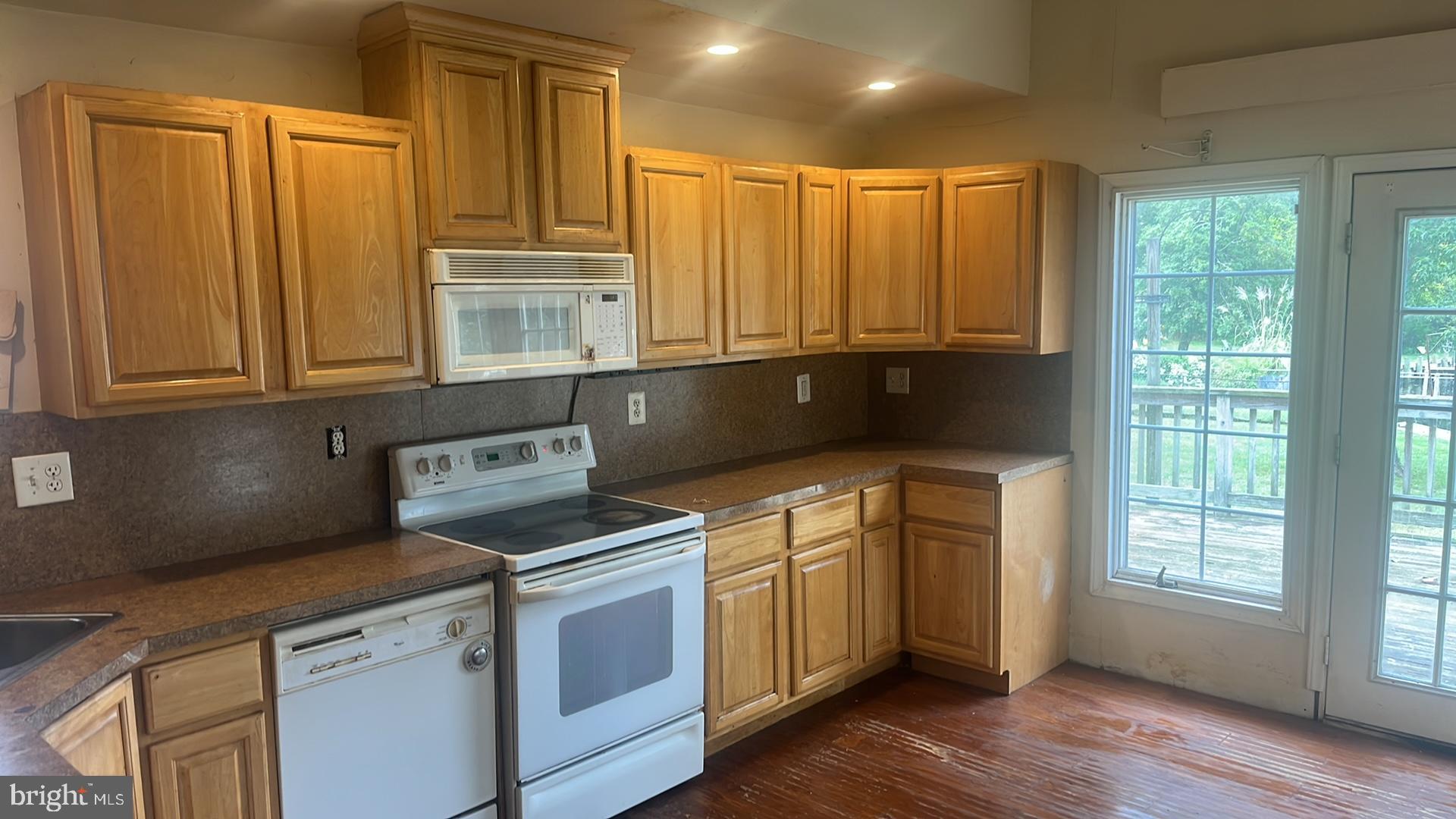 LONG POINT ON THE MAGOTHY - Residential