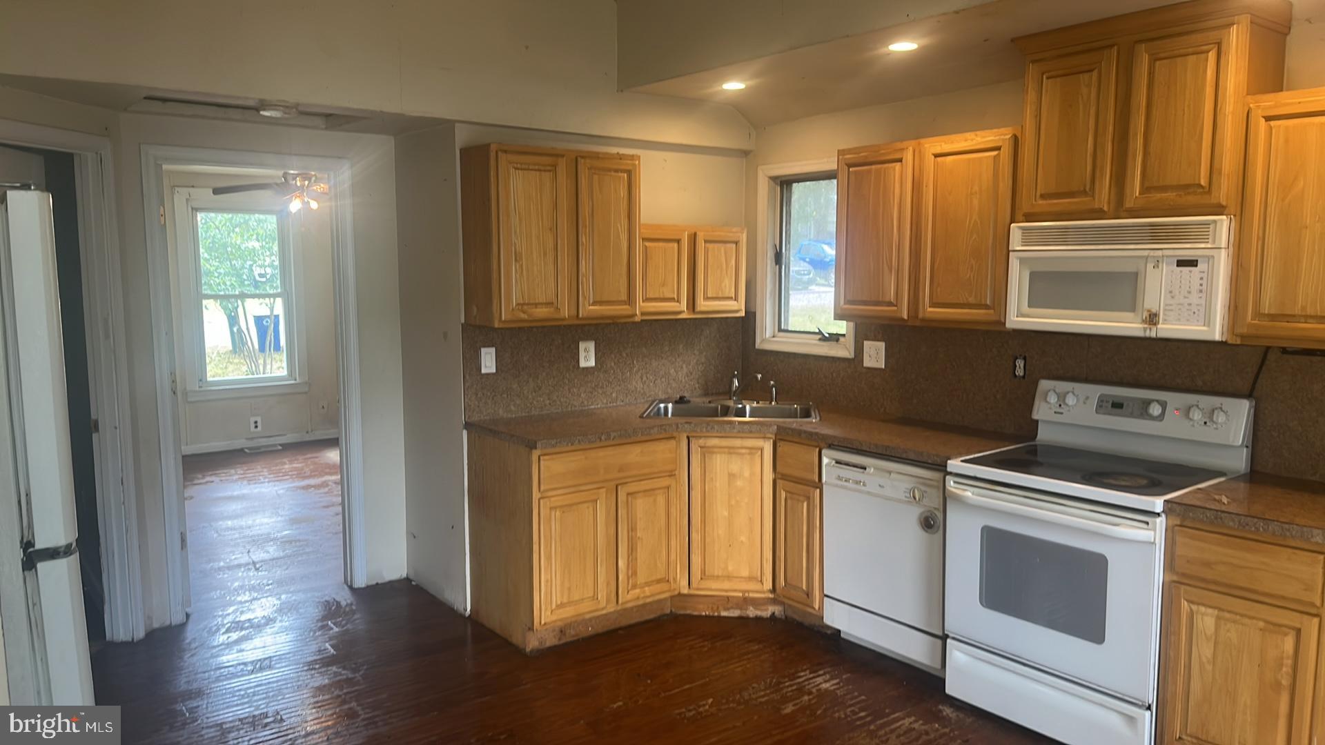 LONG POINT ON THE MAGOTHY - Residential