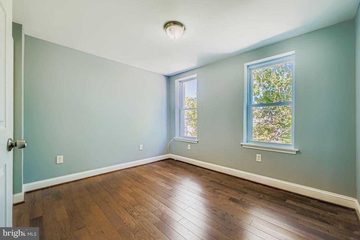 BROADWAY EAST - Residential