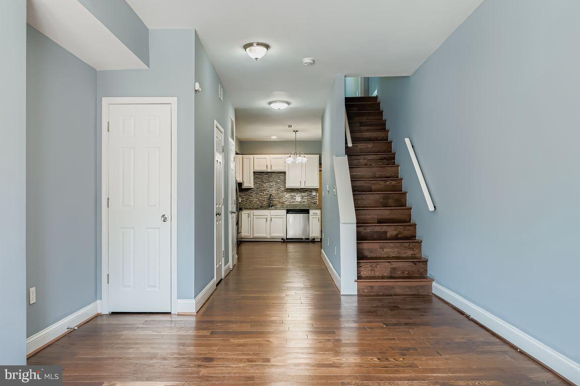 BROADWAY EAST - Residential