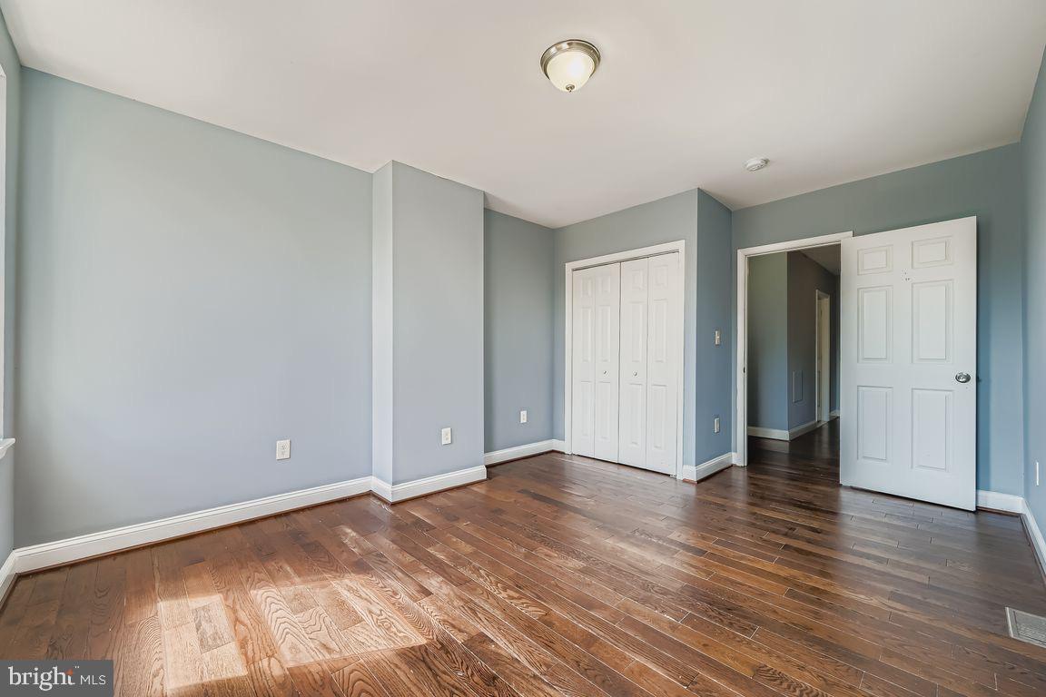 BROADWAY EAST - Residential