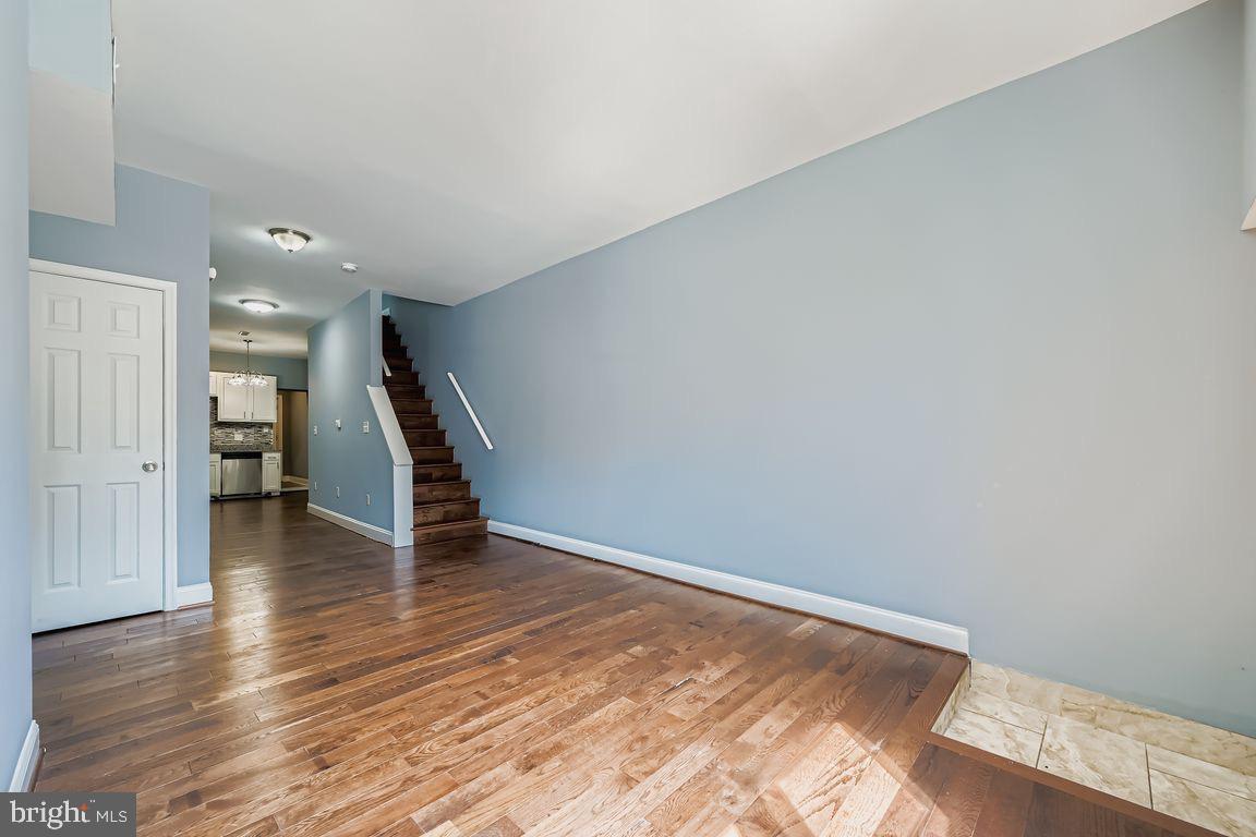 BROADWAY EAST - Residential