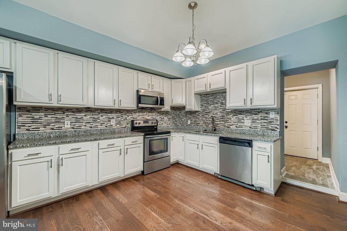 BROADWAY EAST - Residential