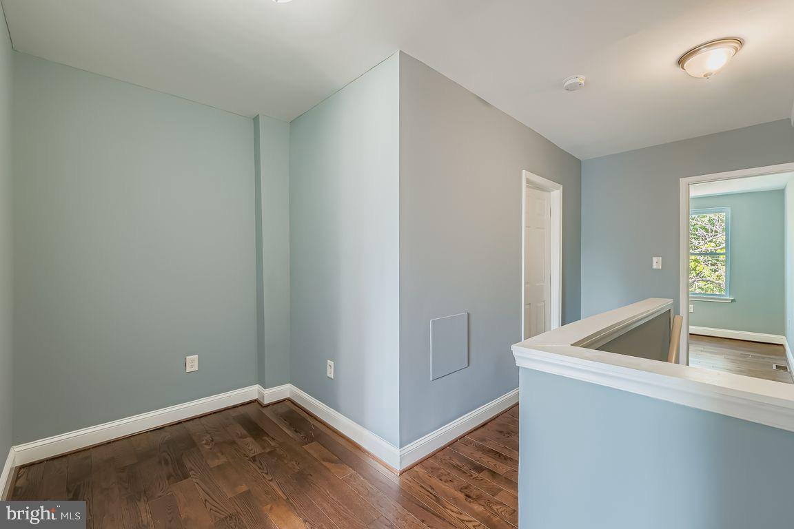 BROADWAY EAST - Residential