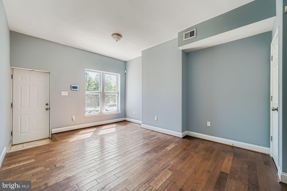 BROADWAY EAST - Residential