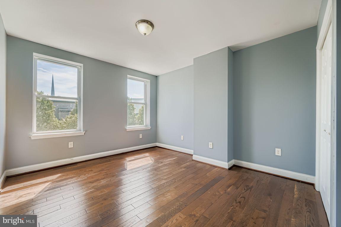 BROADWAY EAST - Residential