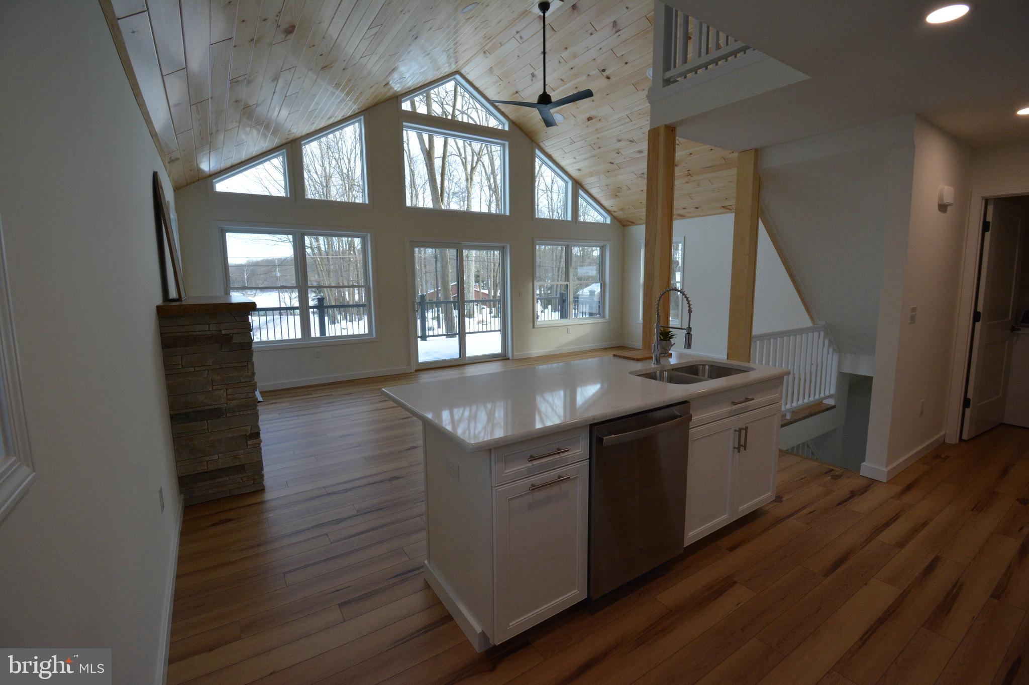 TREASURE LAKE - Residential