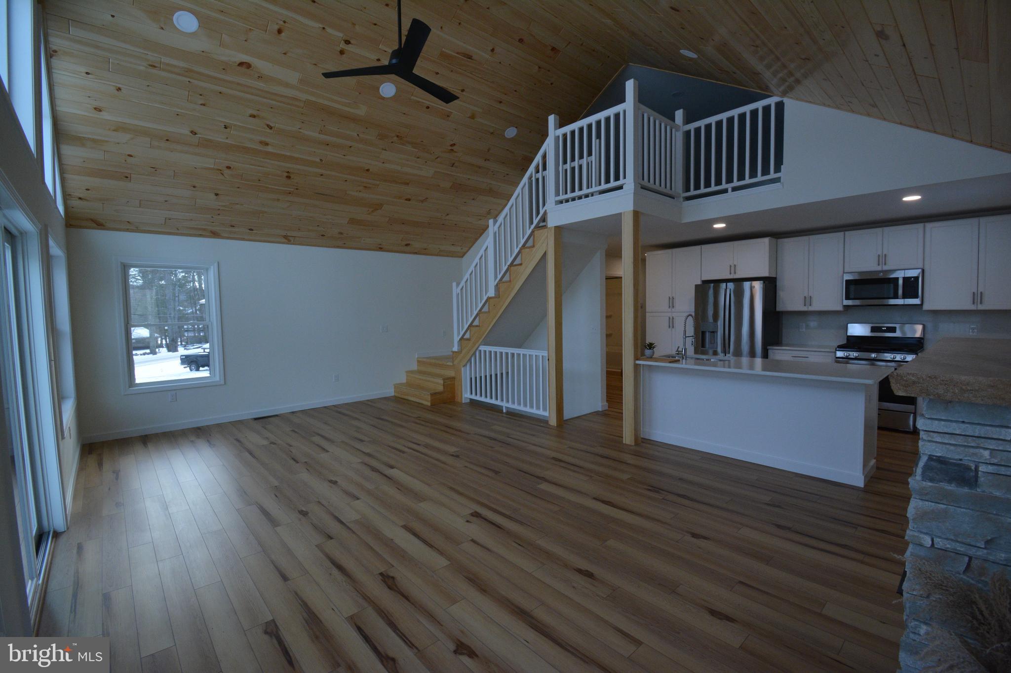 TREASURE LAKE - Residential