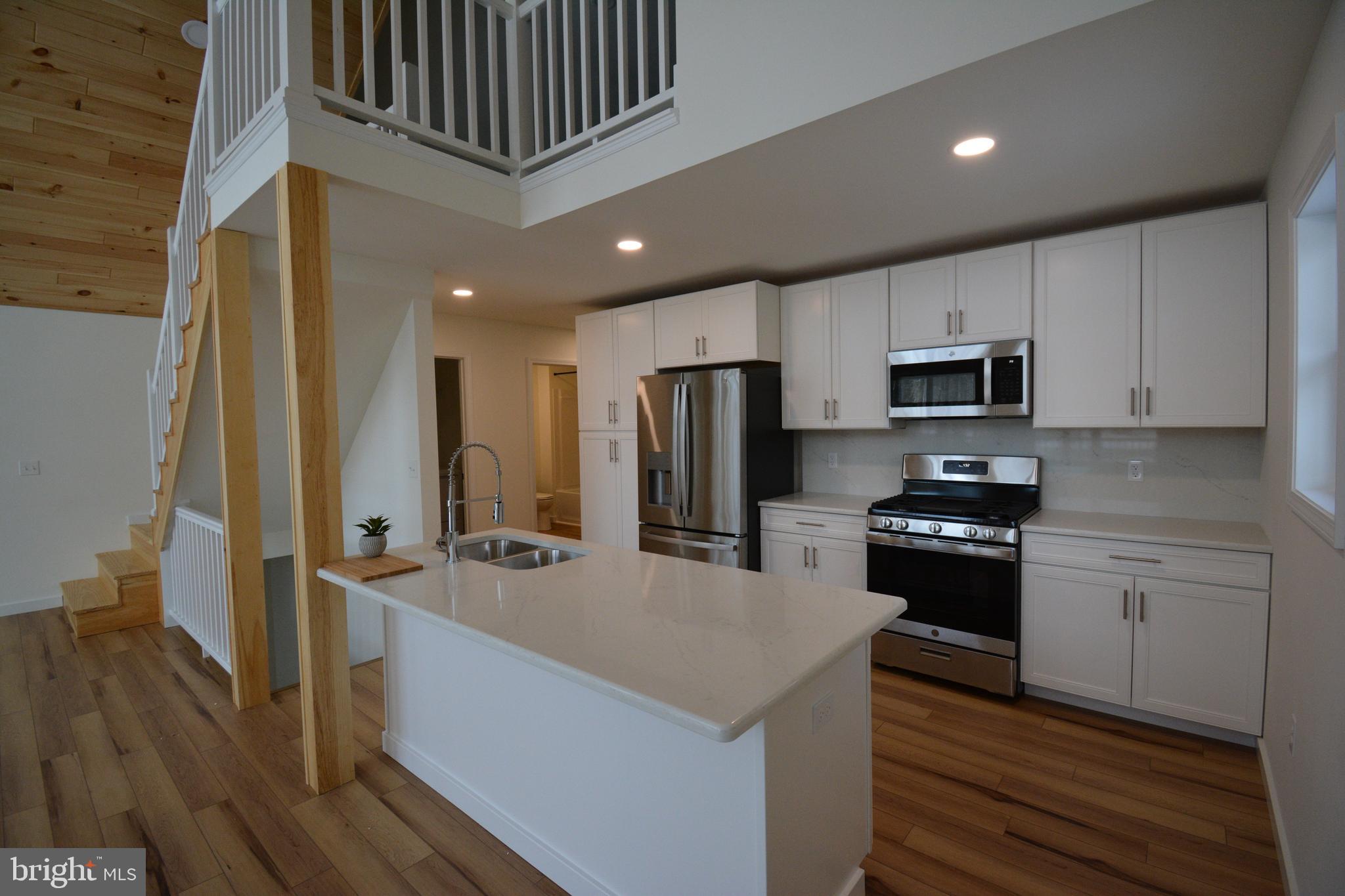 TREASURE LAKE - Residential