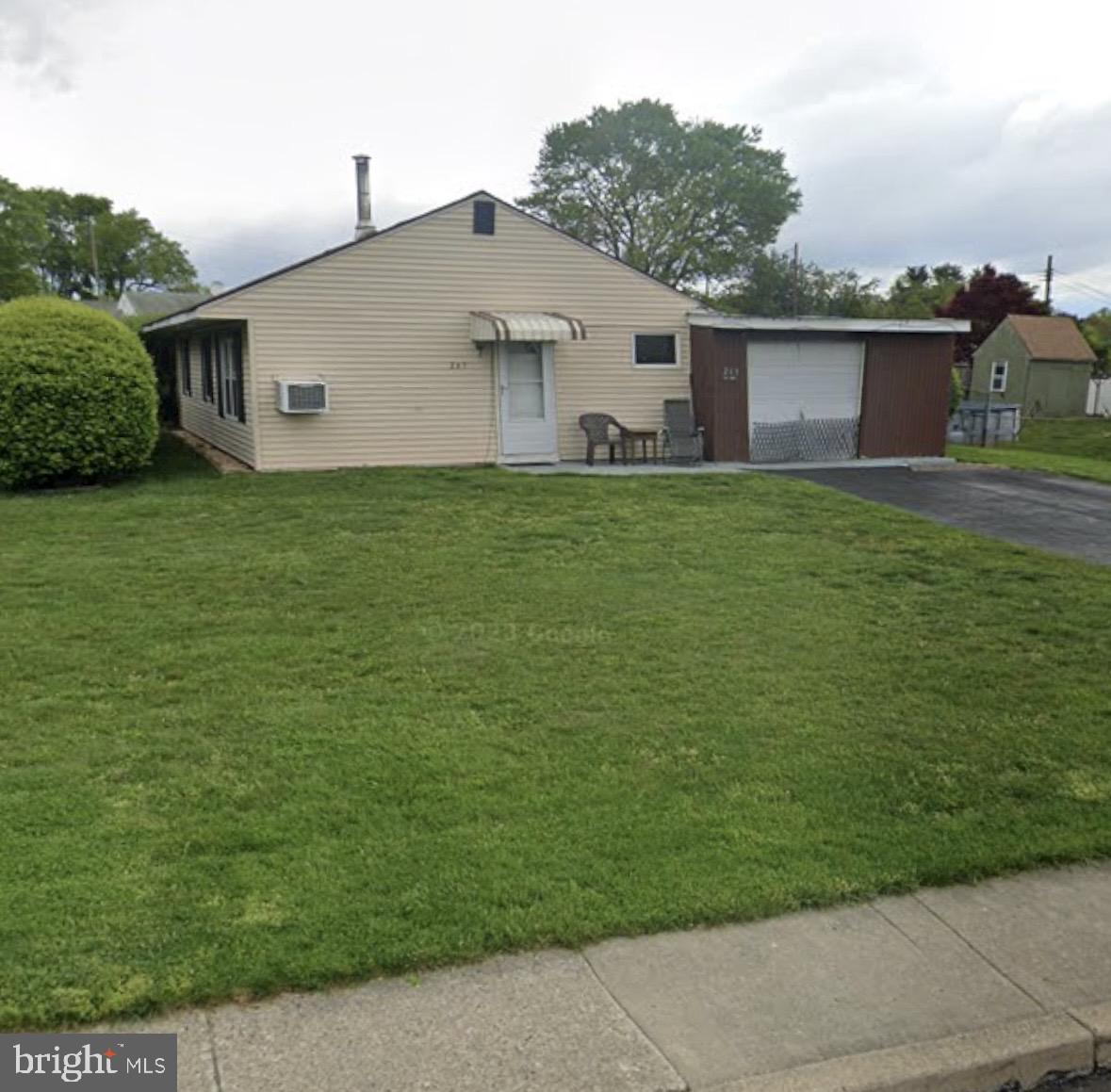 265 WYANDOTTE ROAD