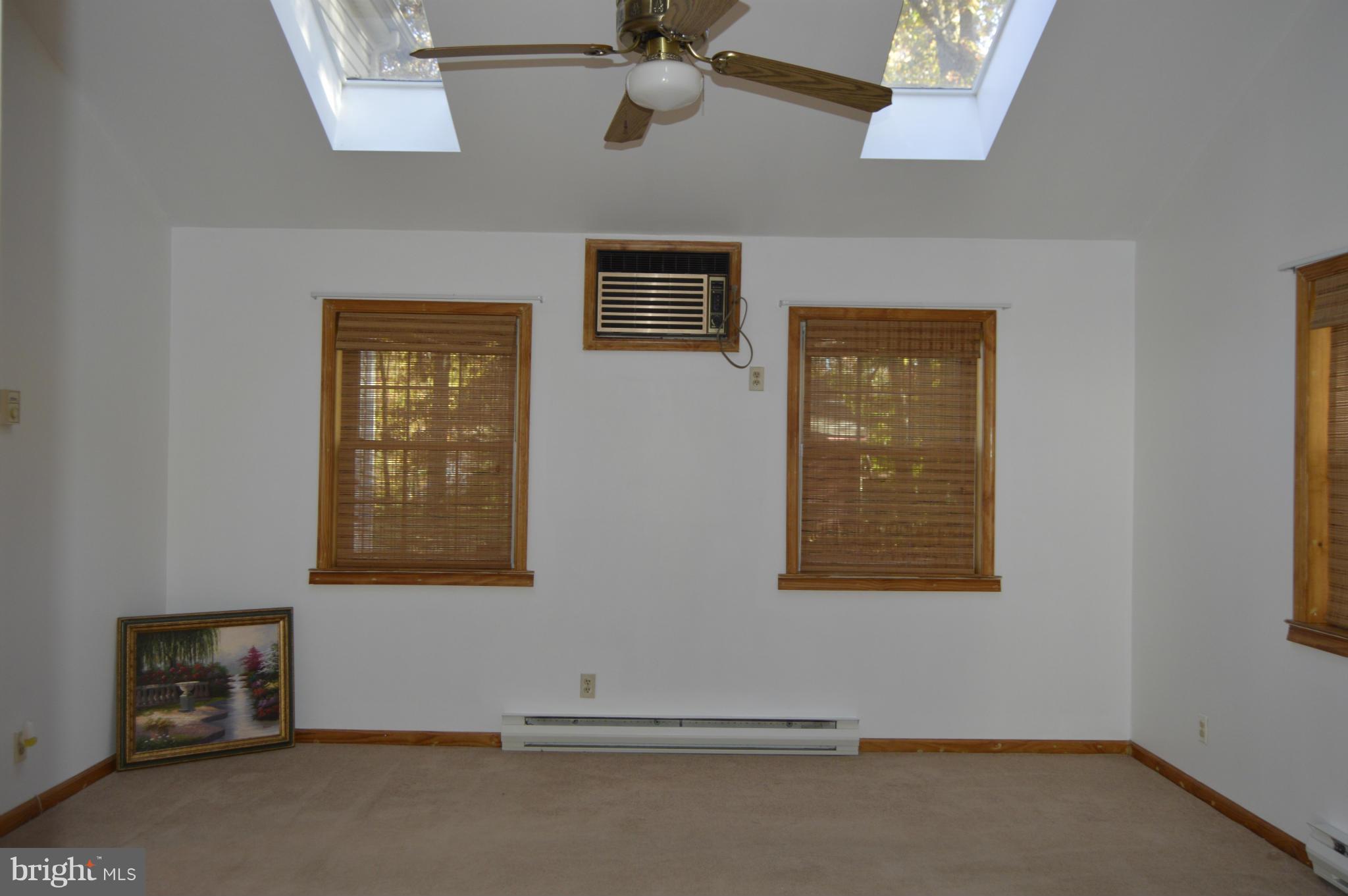 MONTPELIER - Residential