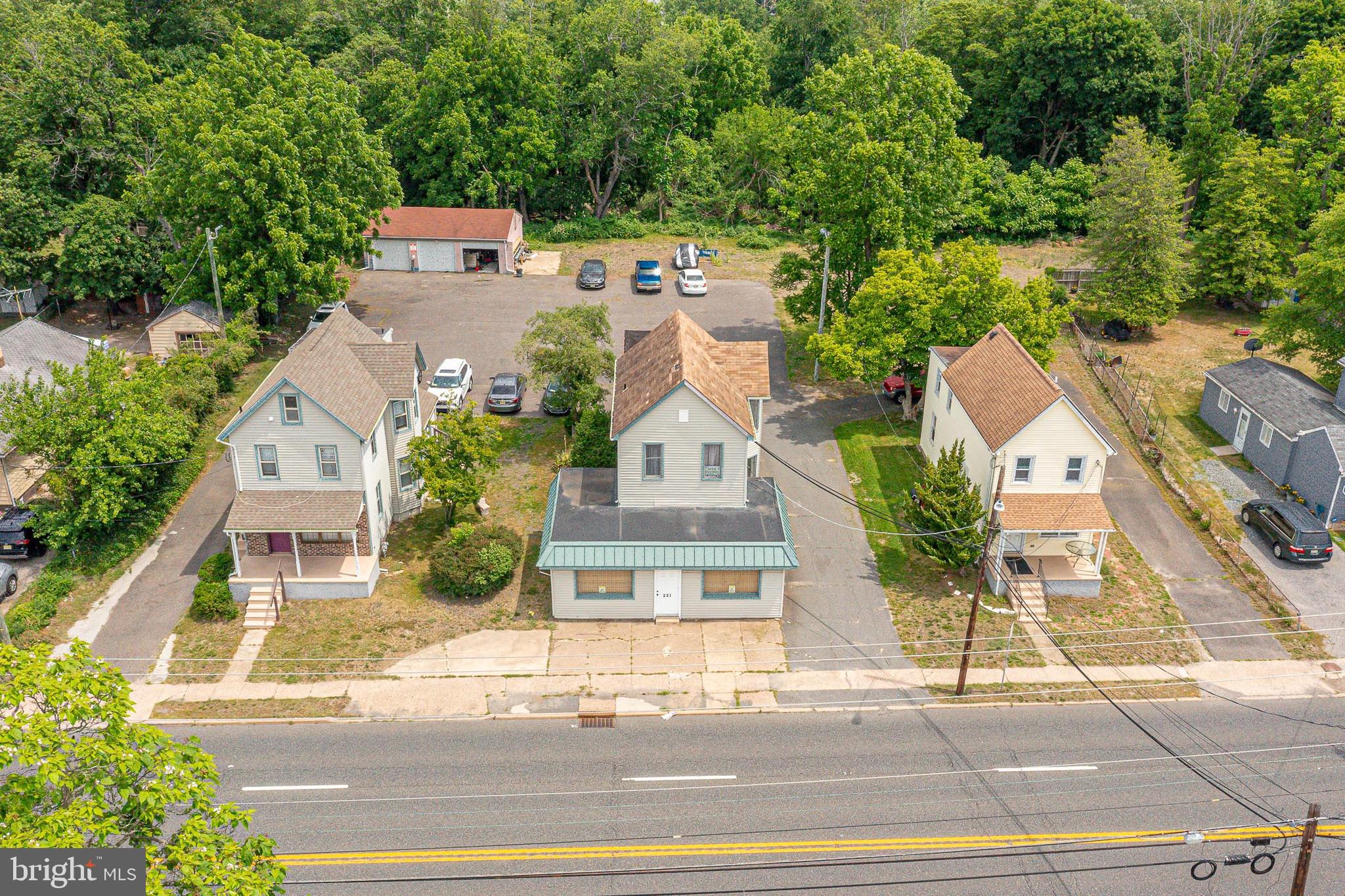 221 WHITE HORSE PIKE