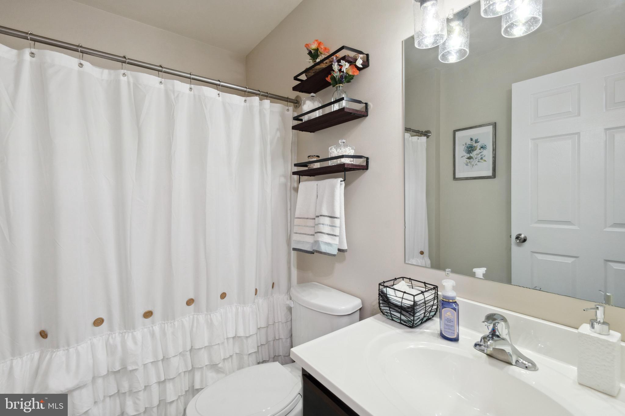 CHESTER HARBOR - Residential