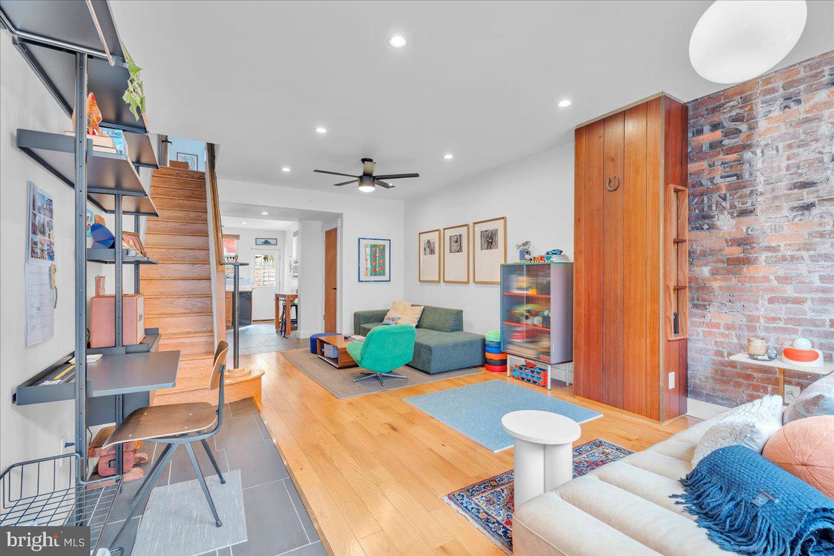 GIRARD ESTATES - Residential