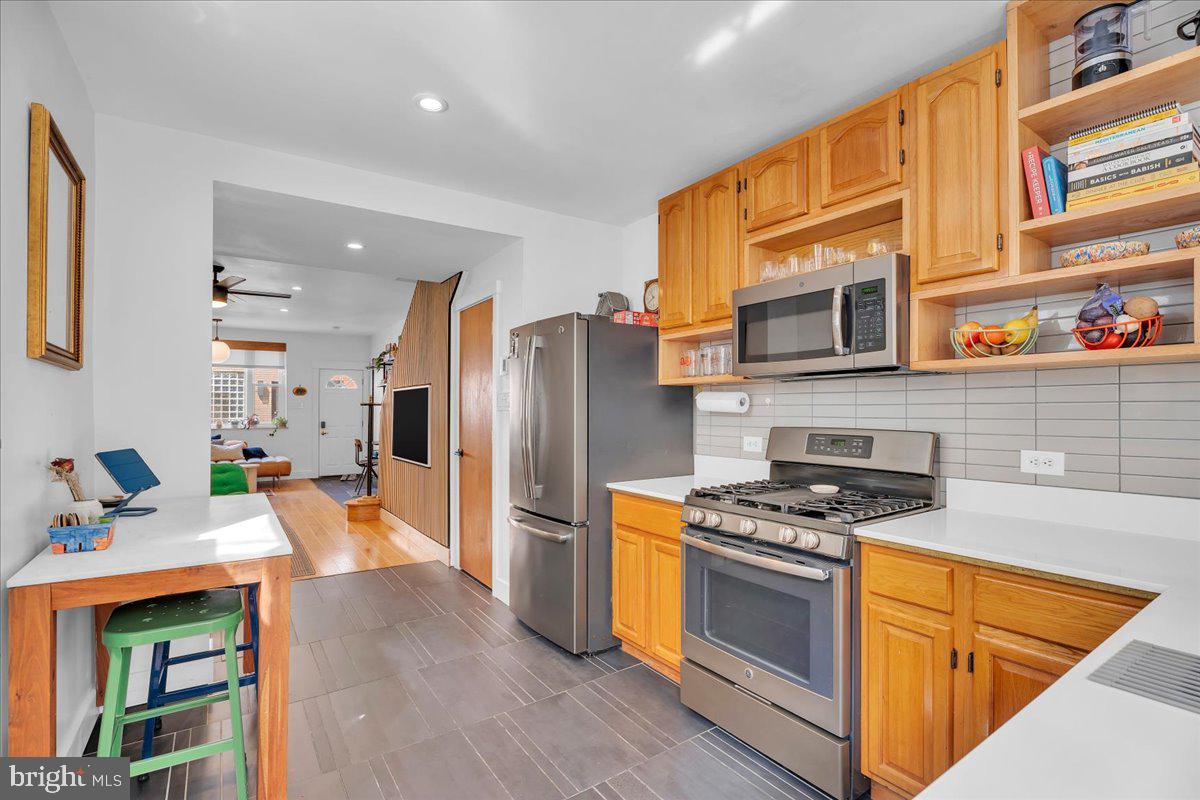 GIRARD ESTATES - Residential