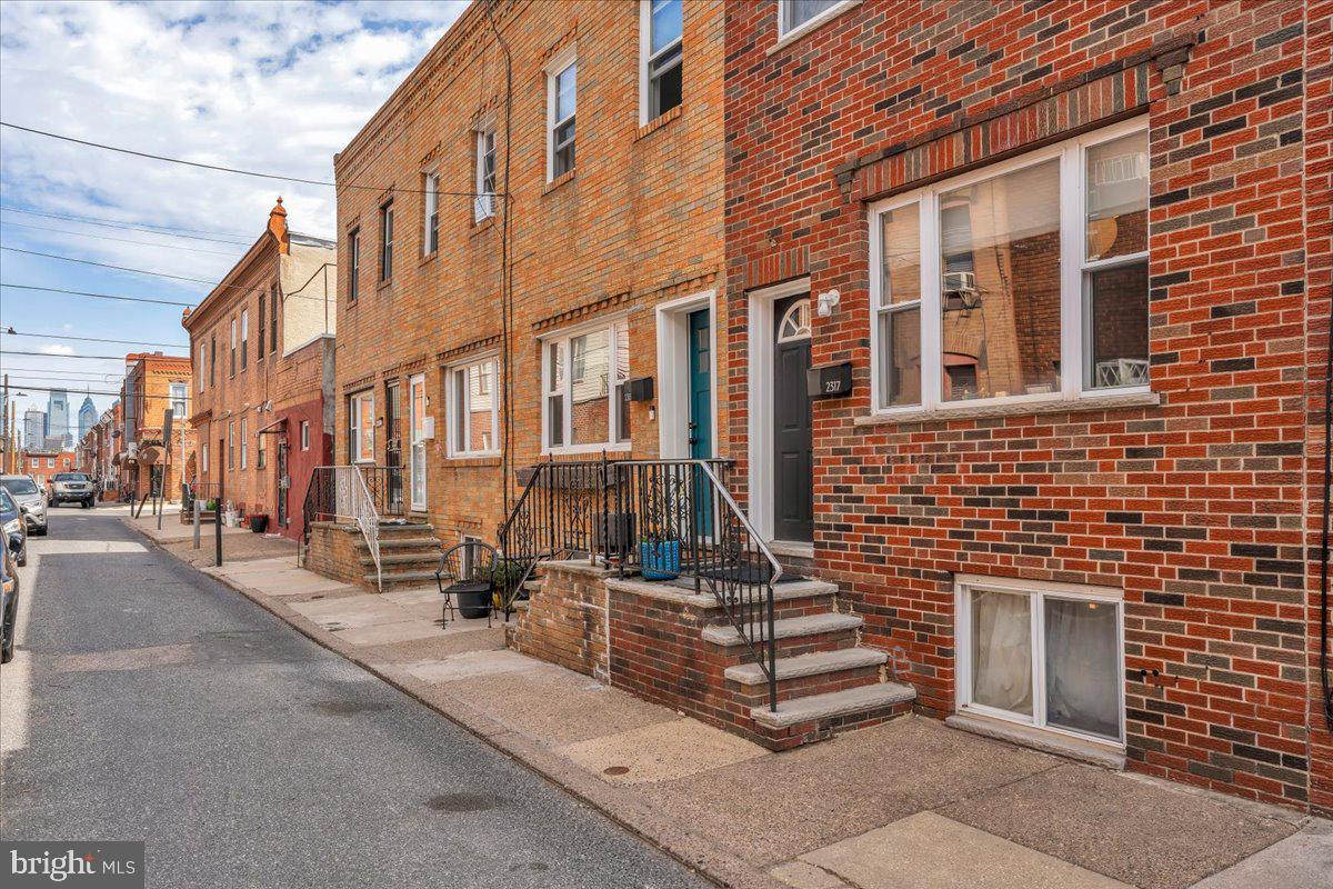 GIRARD ESTATES - Residential