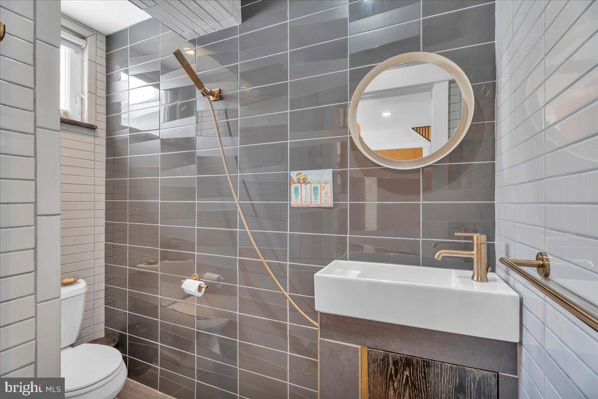 GIRARD ESTATES - Residential