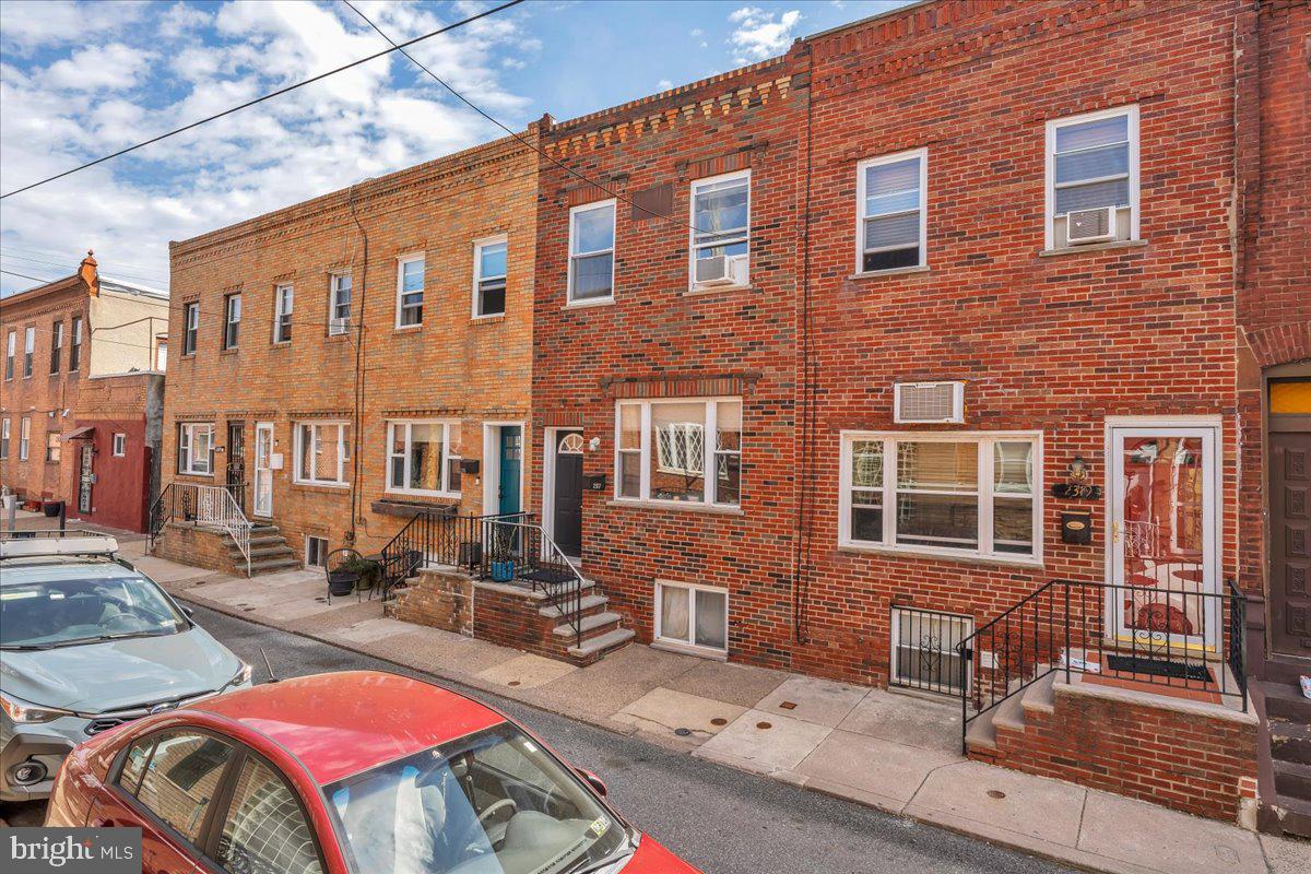 GIRARD ESTATES - Residential