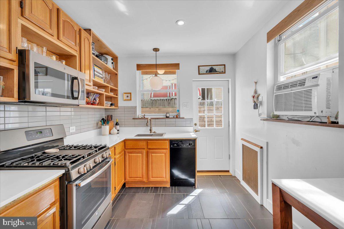 GIRARD ESTATES - Residential