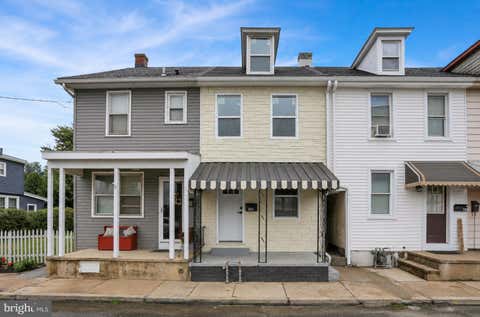 Townhouse For Sale - 221 E Guilford Street<br/> LEBANON, PA 17046