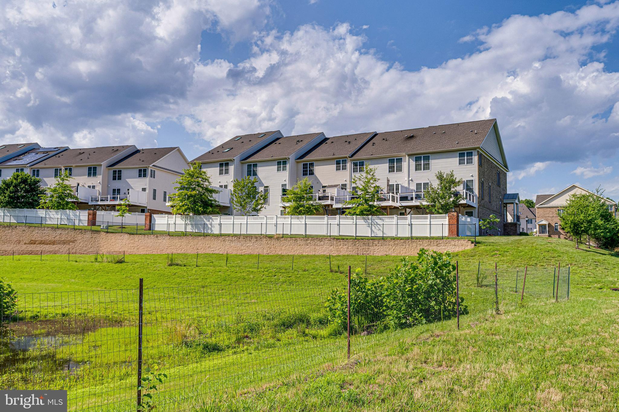 MARLBORO RIDGE - Residential