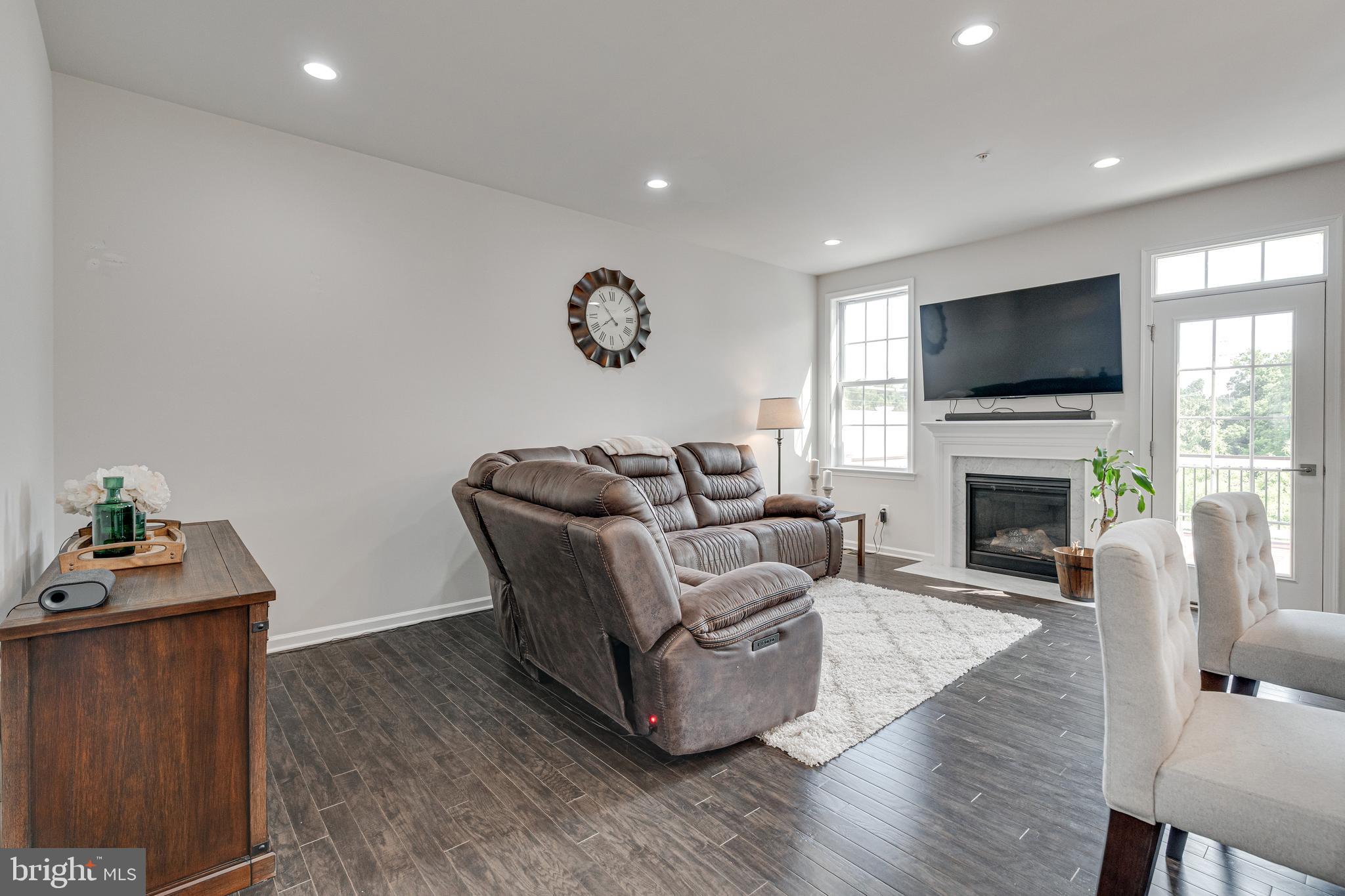 MARLBORO RIDGE - Residential