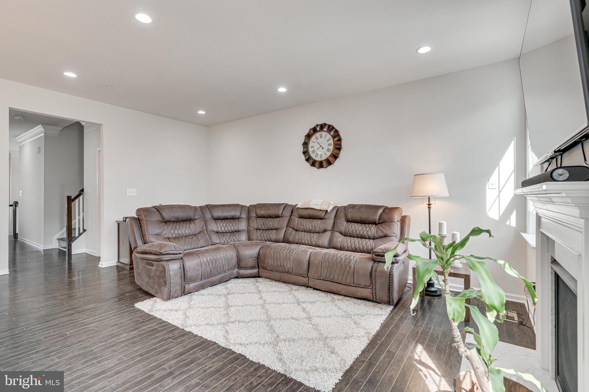 MARLBORO RIDGE - Residential