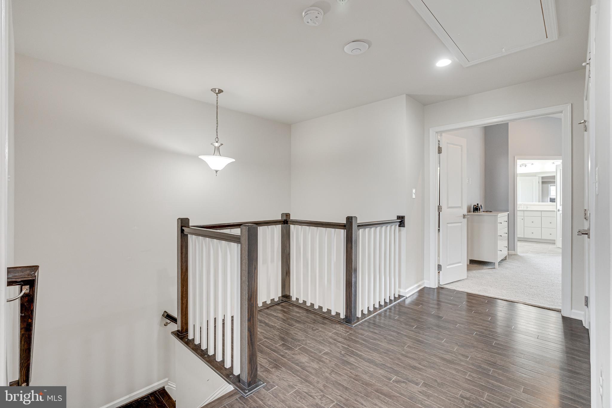 MARLBORO RIDGE - Residential