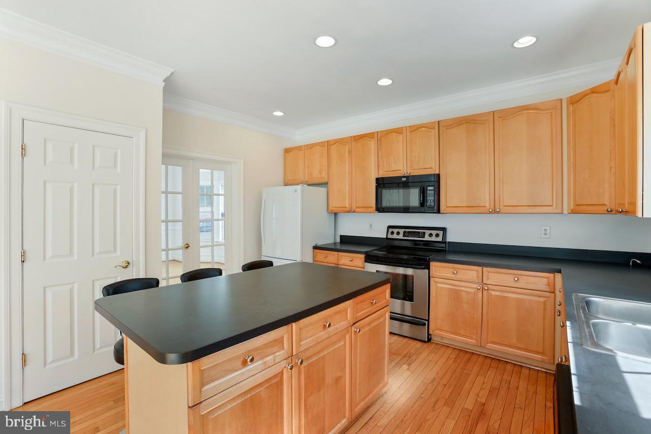 HILLSIDE - Residential