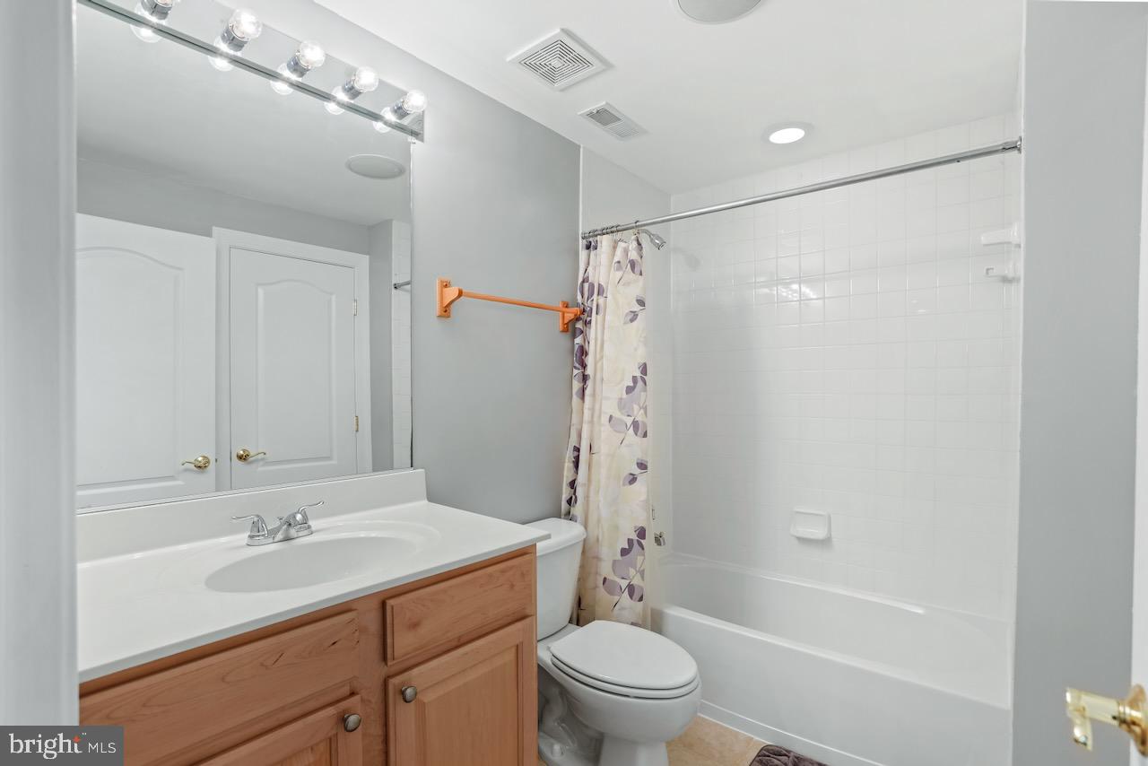 HILLSIDE - Residential