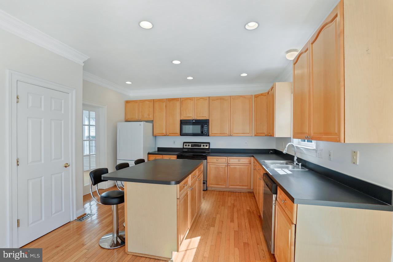 HILLSIDE - Residential