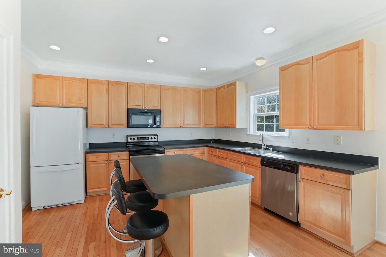 HILLSIDE - Residential