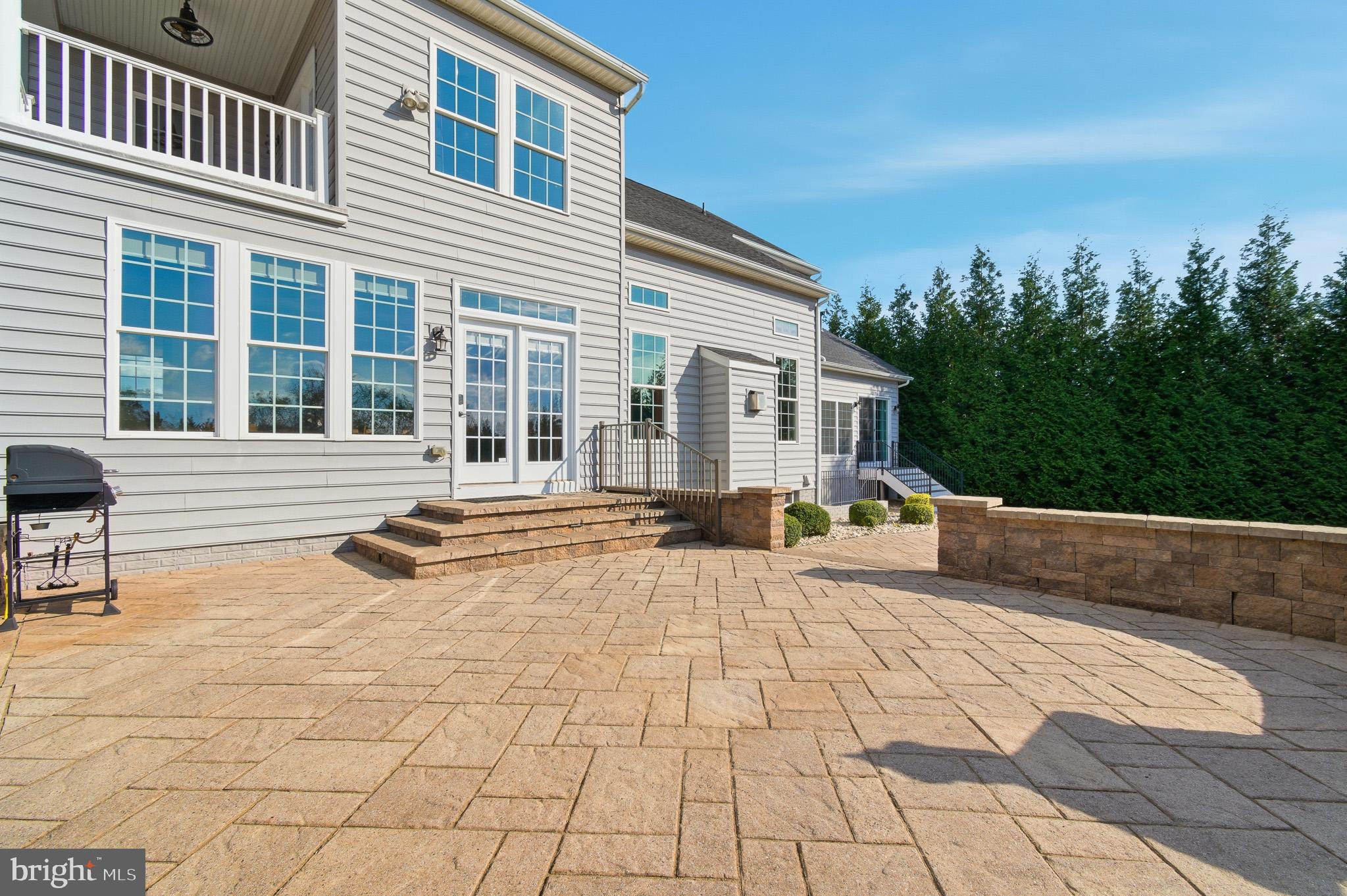 THE WARFIELDS II - Residential