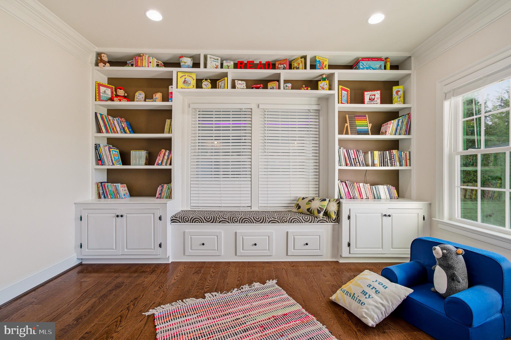 THE WARFIELDS II - Residential