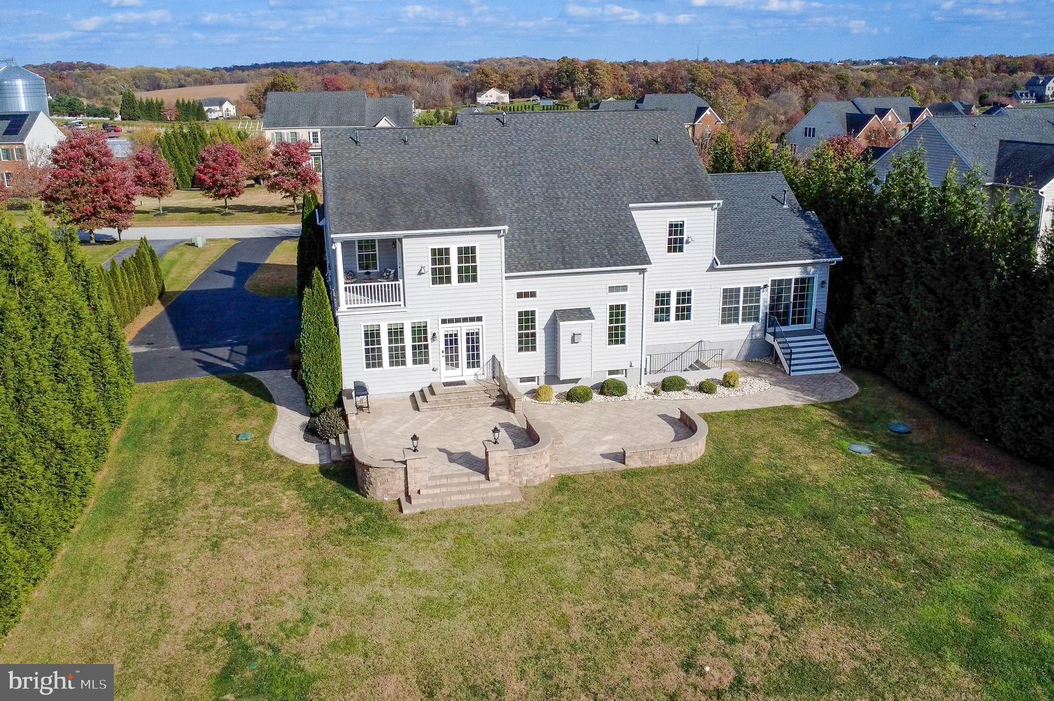 THE WARFIELDS II - Residential