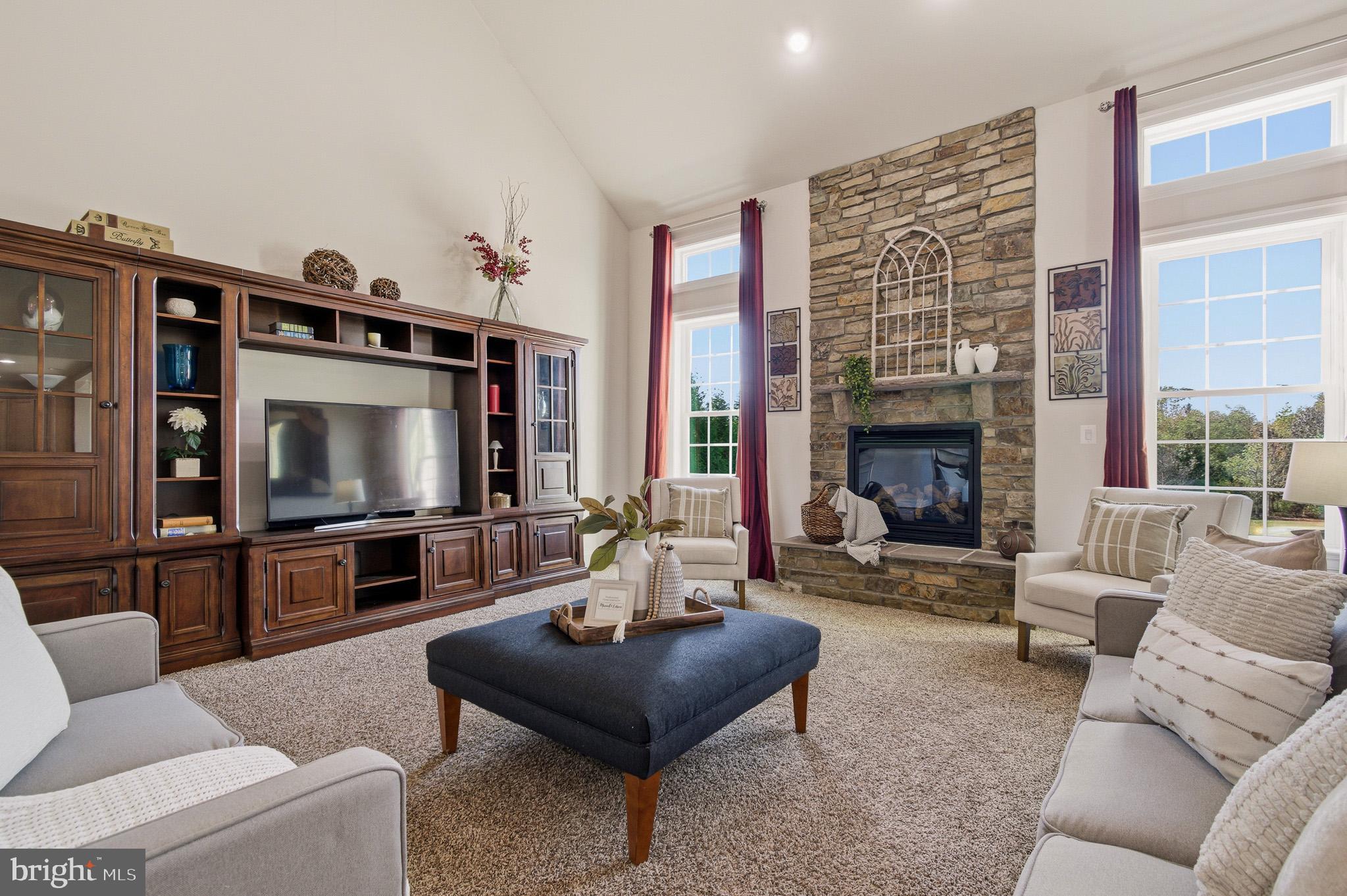 THE WARFIELDS II - Residential