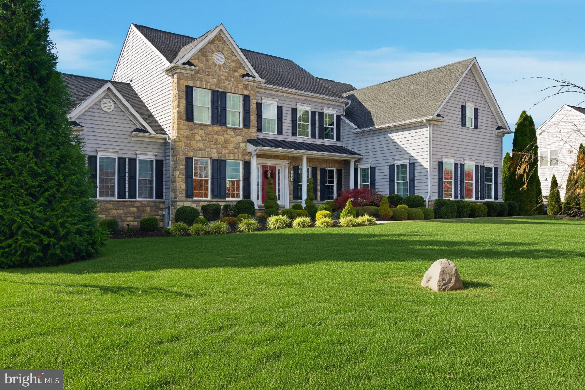 THE WARFIELDS II - Residential