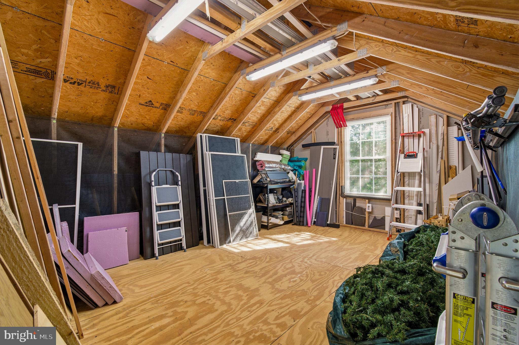 THE WARFIELDS II - Residential