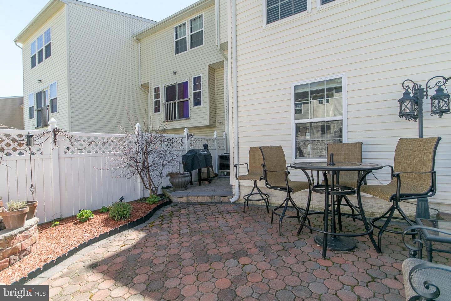 RIVERSIDE VILLAGES - Residential