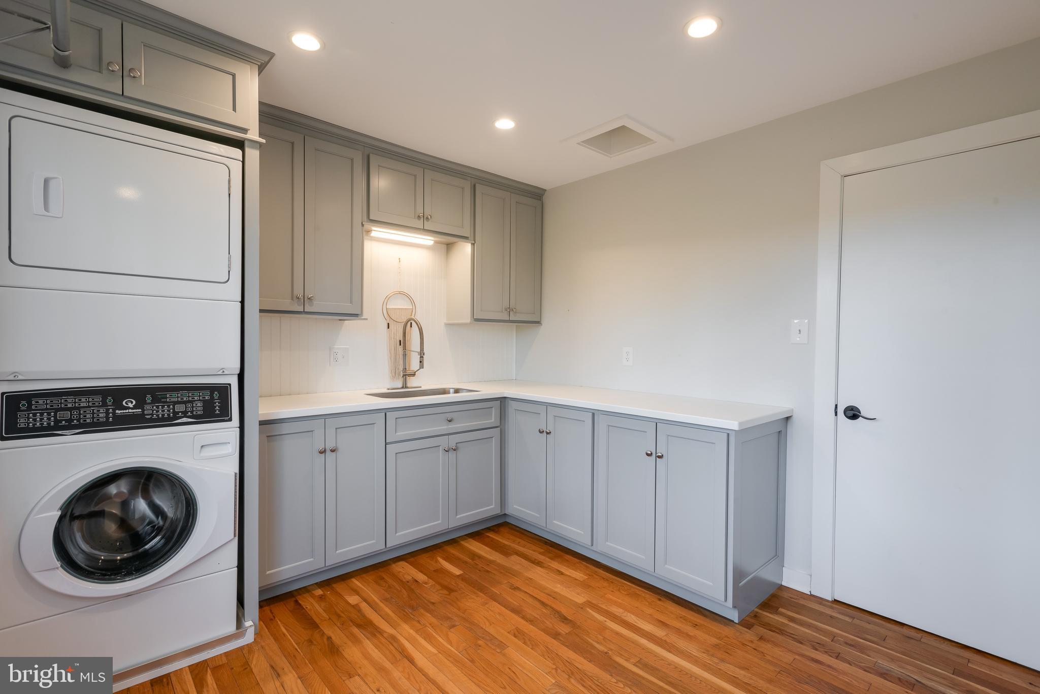 RADNOR HUNT - Residential