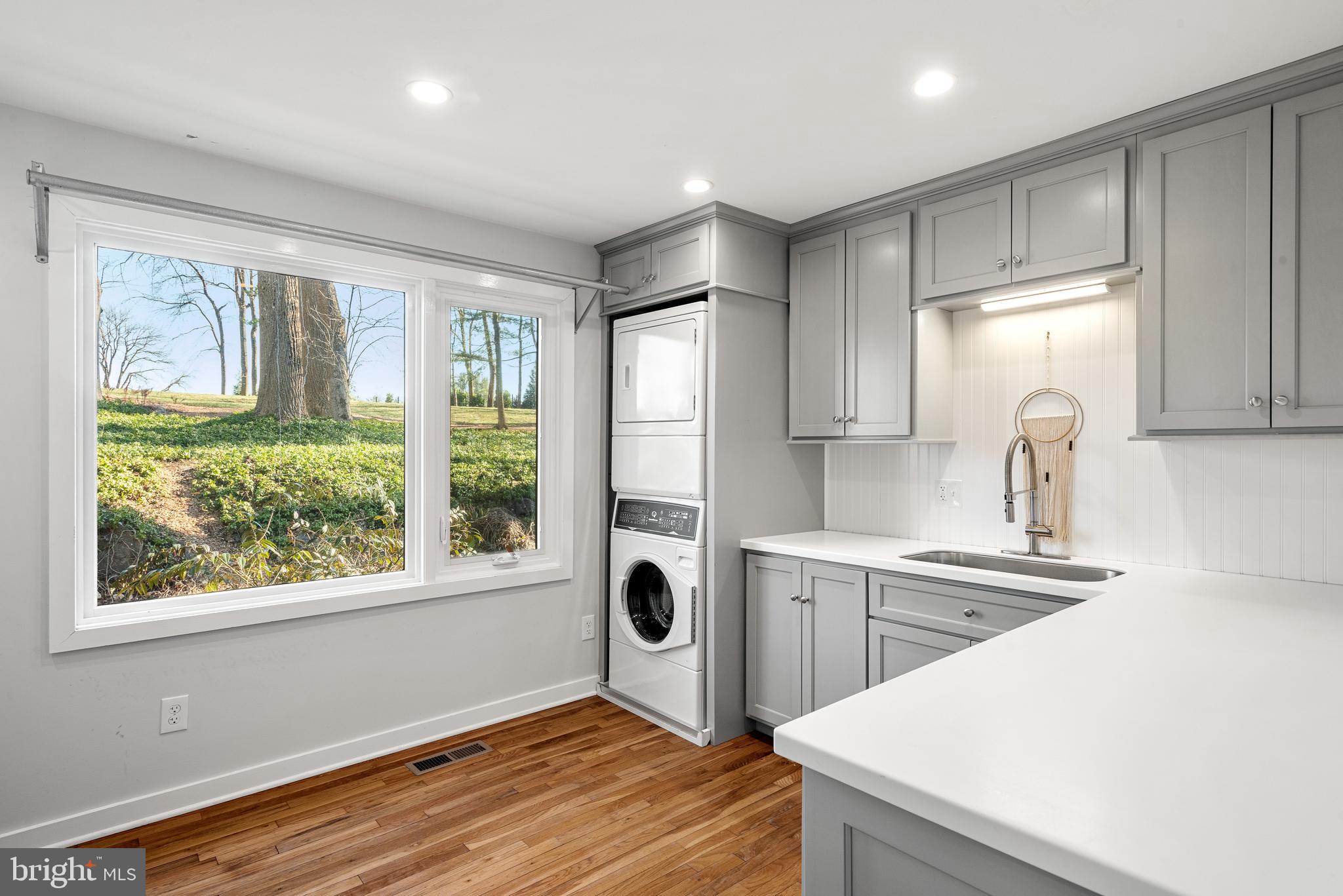 RADNOR HUNT - Residential