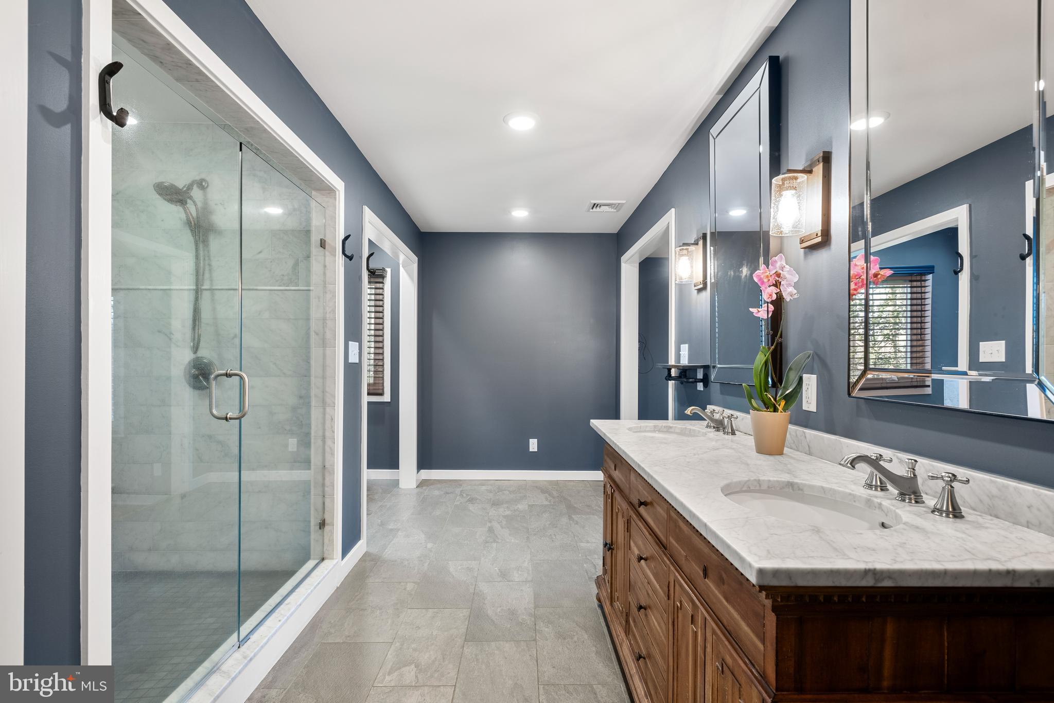 RADNOR HUNT - Residential