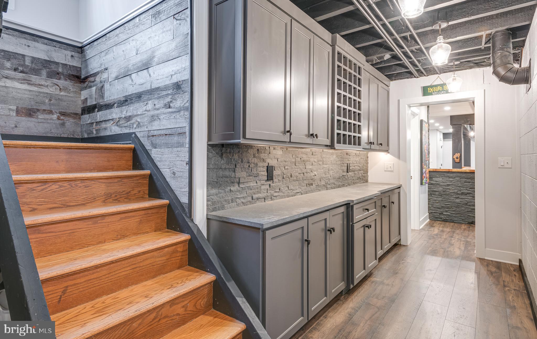 RADNOR HUNT - Residential