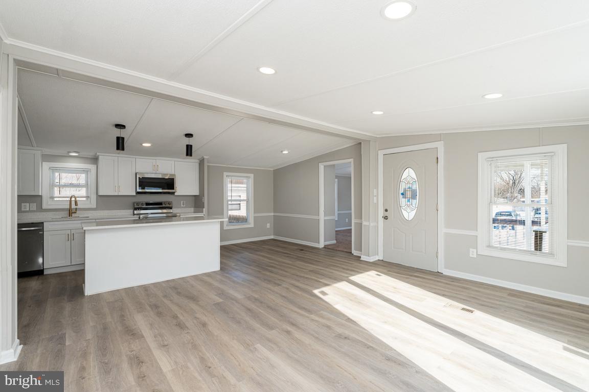 MOUNTAIN BUSH ESTATES - Residential