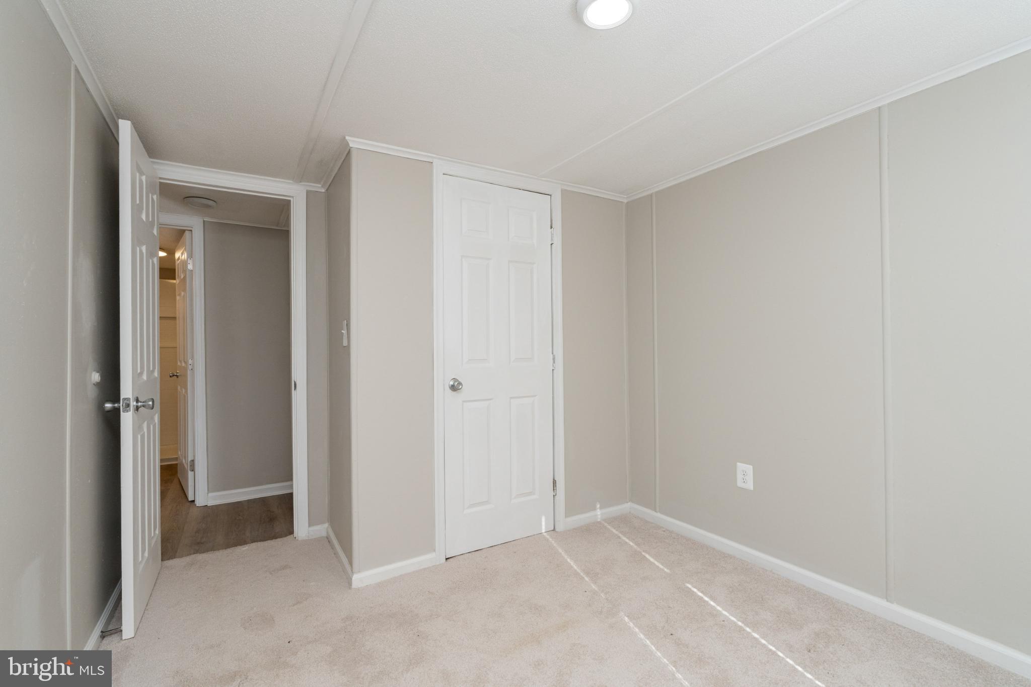 MOUNTAIN BUSH ESTATES - Residential