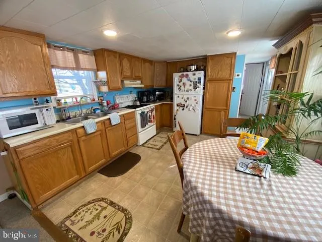 Kutztown, Pennsylvania 19530, United States, 2 Bedrooms Bedrooms, ,2 BathroomsBathrooms,Residential,Pending,32996